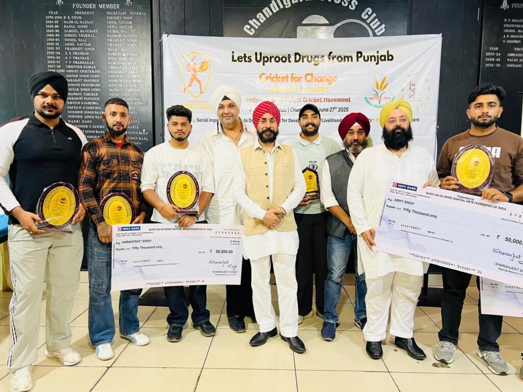 Sat Karmic Mission & Gali Mohalla Cricket League (GMCL) Honour to National Player of Budo kai do Mixed Martial Arts Federation of India at Press Club Sector 27, Chandigarh